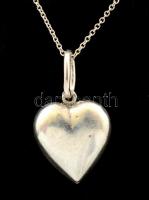Ezüst(Ag) szív alakú medál, ezüst(Ag) láncon, jelzett, medál: 1,5x1,5 cm, h. 36 cm, nettó: 2,6 g