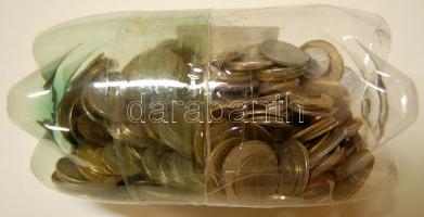 1,5kg vegyes fémpénz, egész világ, közte régi és egzotikus pénzek is