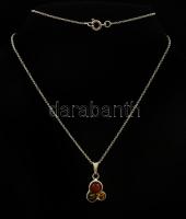 Ezüst(Ag) lánc, borostyán berakásos függővel, jelzett, h: 40 cm