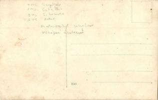 Matrózok zenekara az SMS Szigetvár, SMS Satellit, SMS Sebenico és SMS Adria matrózaival, középen éne...