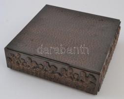 Iparművészeti Vállalatos díszes réz doboz, fa belsővel, 22×22×7 cm