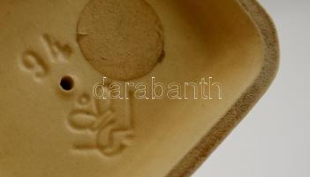 Hummel kislány és kisfiú, kézzel festett kerámia, jelzett, néhol kopott festés, m:13 cm