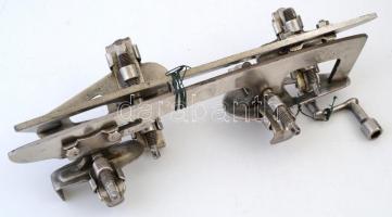 Férfi állítható fém korcsolya, kulccsal