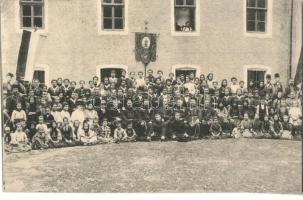 Kresevo, School with priests, group picture with flag. Naklada Milosevic i Martincevic