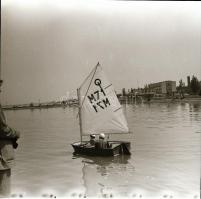 cca 1965 Velencei-tó, Sinka Antal - a velencei Agrokomplex fotósának - képriportja, 8 db vintage neg...
