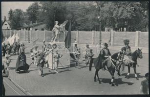 cca 1940-1950 Budapesti városképek, eseményfotók, 4 db vintage fotó, jelzett, feliratozott képek, 13...