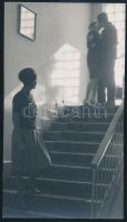 cca 1960 Krisch Béla: Lépcsőházban, pecséttel jelzett vintage fotóművészeti alkotás, 23x13 cm