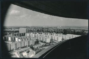 cca 1975 Gyenes Kálmán: Szegedi városrészlet, feliratozott vintage fotóművészeti alkotás, 16x24 cm