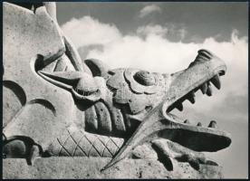 cca 1935 Vadas Ernő (1899-1962): Sárkány, pecséttel jelzett vintage fotó, 13x18 cm