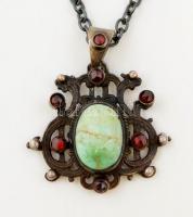 XX. sz. eleje: Csiszolt türkiz és gránát díszítésű ezüst gyűrű és és nyaklánc medállal, hibátlan áll...