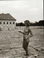 cca 1976 Feketén-fehéren a csábos nőkről, 13 szolidan erotikus felvétel, vintage negatívok, 6x4,5 cm...