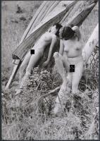 cca 1973 Buja lányok, buja történetek, 3 db szolidan erotikus fénykép, vintage negatívokról készült ...