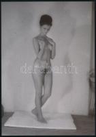 cca 1969 Réges-régi történet, 3 db szolidan erotikus fénykép, vintage negatívokról készült mai nagyí...