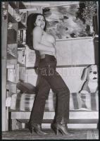 cca 1973 A házibuli forró pillanatai, 3 db szolidan erotikus fénykép, vintage negatívokról készült m...