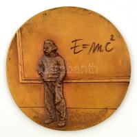 Nyírő Gyula (1924-2005): Einstein, bronz plakett, jelzett, d: 16 cm