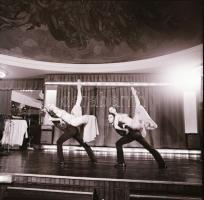 1973 Budapest, a Moulin Rouge társulatáról készült felvételsorozat, 13 db szabadon felhasználható vi...