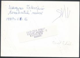 1997 Magyar Televízió Zenebutik műsora, Foto Tóth György, hátoldalán feliratozva, 12,5x18 cm