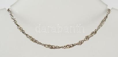 Ezüst(Ag) csavart karkötő, jelzett, h: 19 cm, nettó: 2,5 g
