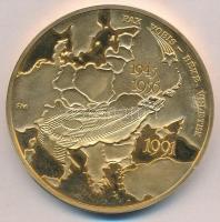 Fritz Mihály (1947-) 1991. "Pax Vobis - Béke veletek 1945-1956." aranyozott piefort emléké...