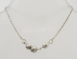 Ezüst(Ag) háromgolyós karkötő, jelzett, h: 18 cm, nettó: 2,3 g