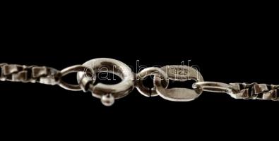 Ezüst(Ag) vékony csavart, anker nyaklánc, jelzett  / Silver necklace, h. 45,5 cm, nettó: 5,8 g