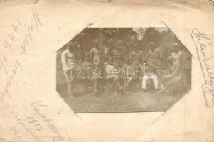1917 Jászberény, első világháborús tábori posta képeslap, beragasztott fotóval, K.u.K. katonák csoportképe / WWI military field post with glued photo, feldpost, K.u.K. soldiers group photo (b)