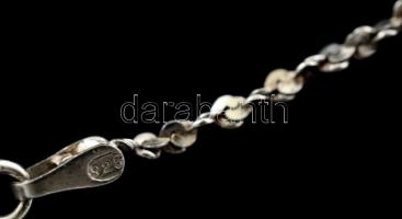 Ezüst(Ag) csavart szemű vékony nyaklánc, jelzett  / Silver necklace, h: 45,5 cm, nettó: 2,8 g