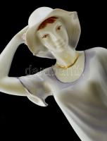 Hollóházi kalapos hölgy, kézzel festett, jelzett, hibátlan, m:41 cm