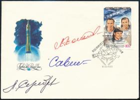 Szvetlana Szavickaja (1948-), Alekszandr Szerebrov (1944-2013) és Leonyid Popov (1945- ) orosz űrhaj...