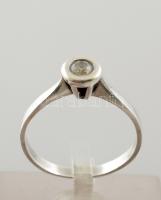 Ezüst(Ag) köves gyűrű, jelzett, méret: 54, bruttó:1,9 g