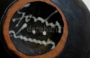 Gorka Lívia (1925-2011): Tigristál, mázas kerámia, jelzett, apró lepattanásokkal, 19×16,5 cm