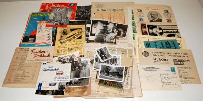 Kis vegyes tétel: fényképek, reklámok, okmányok, levélzárók, nyomtatványok, érdemes megnézni