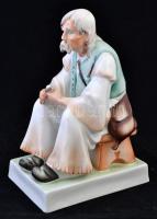 Zsolnay szalonnázó paraszt, kézzel festett, jelzett, hibátlan/ 
Hand painted Zsolnay porcelain figu...