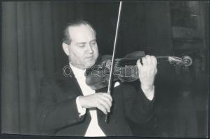 David Fjodorovics Ojsztrah(1908-1974) hegedűművész, Liebmann Béla fotója, pecséttel jelzett, 12x18 cm