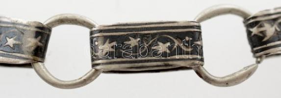 Niellós ezüst(Ag) karkötő, jelzés nélkül, pótolt, nem ezüst karikával, h: 20 cm  / Silver bracelet w...
