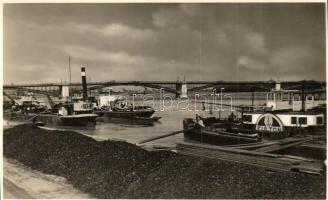 11 db RÉGI történelmi magyar városképes és motívumlap, vegyes minőség / 11 pre-1945 historical Hunga...