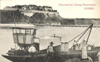 Újvidék, Novi Sad; Pétervárad vár DDSG uszályról, Urbán Ignácz kiadása / castle from barge
