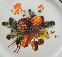 Zsolnay retro karácsonyi süteményes készlet, 6+1 tányér, matricás, jelzett, hibátlan, d:19,5 cm (6×)...