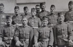 cca 1910-1940  Magyar katonák csoportképei, 3 db fotó, 9x14 cm