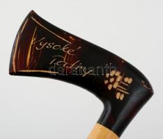 "Vysoké Tatry" feliratú díszesen faragott fa fokos, m: 88 cm