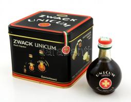 4 db-os 0,05 l-es Zwack Unicum díszdobozban