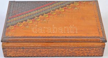 Cigarettatartó fa doboz, 19×11 cm