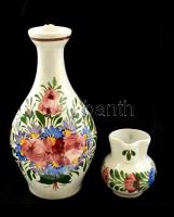 Régi virágmintás kerámia kiöntő + kancsó, apró lepattanásokkal, egyik jelzett, m: 8,5 és 22 cm