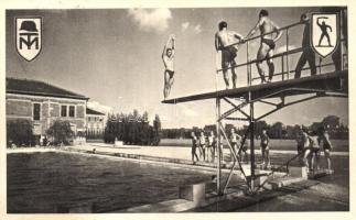 Műugrók, M. kir. 'Toldi Miklós' honvéd sporttanár és vívómesterképző inézet, Budapest, kiadja Aigner Lajos / Hungarian Diving with springboard