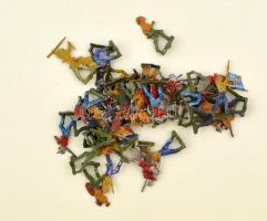 41 db festett ólomfigura, indián és katona figurák, 4 db sérült, m: ~ 3 cm