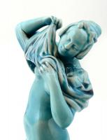 Zsolnay vetkőző akt, alapmázzal, jelzés nélkül, hibátlan. m: 26 cm