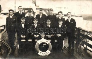 1927 MFTR Csaba oldalkerekes vontató gőzhajó, személyzet és hajóskapitányok csoportképe a fedélzeten / Hungarian tugboat, staff on board, group photo (fl)