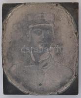 Nyomódúc fémből katona portréval 11x13 cm