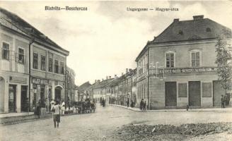 Beszterce, Bistritz, Bistrita; Magyar utca, Besztercze-naszód-vármegyei zálogkölcsön és hitelszövetkezet, Stolzenberg F. és Majer Mandel üzlete; Stolzenberg F. kiadása / Ungargasse / Hungarian street, bank, shops