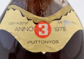 1975 3 puttonyos Tokaji Aszú Borsos Miklós szobrásznak névre szólóan palackozva. Bontatlan palack bo...